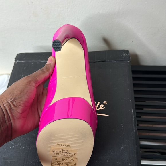 Pink Heels - Picture 7 of 7